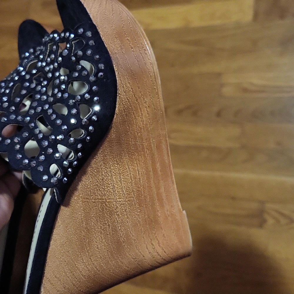 Zigi Soho Black Studded Slide Sandals - Picture 8 of 13